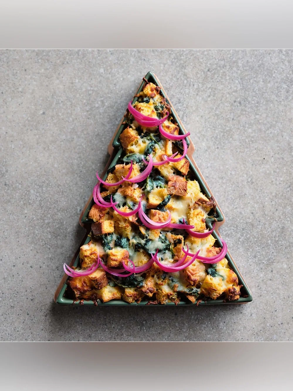 Brand New Crate & Barrel Oven-to-Table Holiday Tree Stoneware Dish, NWT